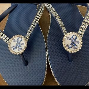 These colors don’t run police sandals